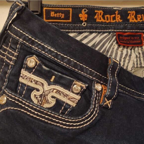 Rock Revival Betty Crop Sz 30 x 25 Bling Flap Faux Pocket Metallic Stitch EUC - Picture 4 of 9